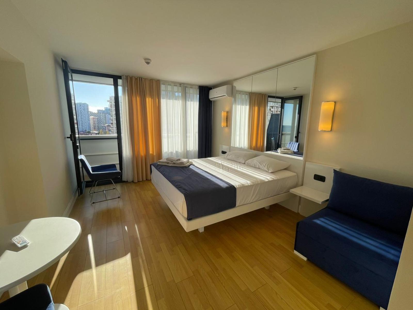 Suites Orbi City Aparthotel Batumi Exterior photo