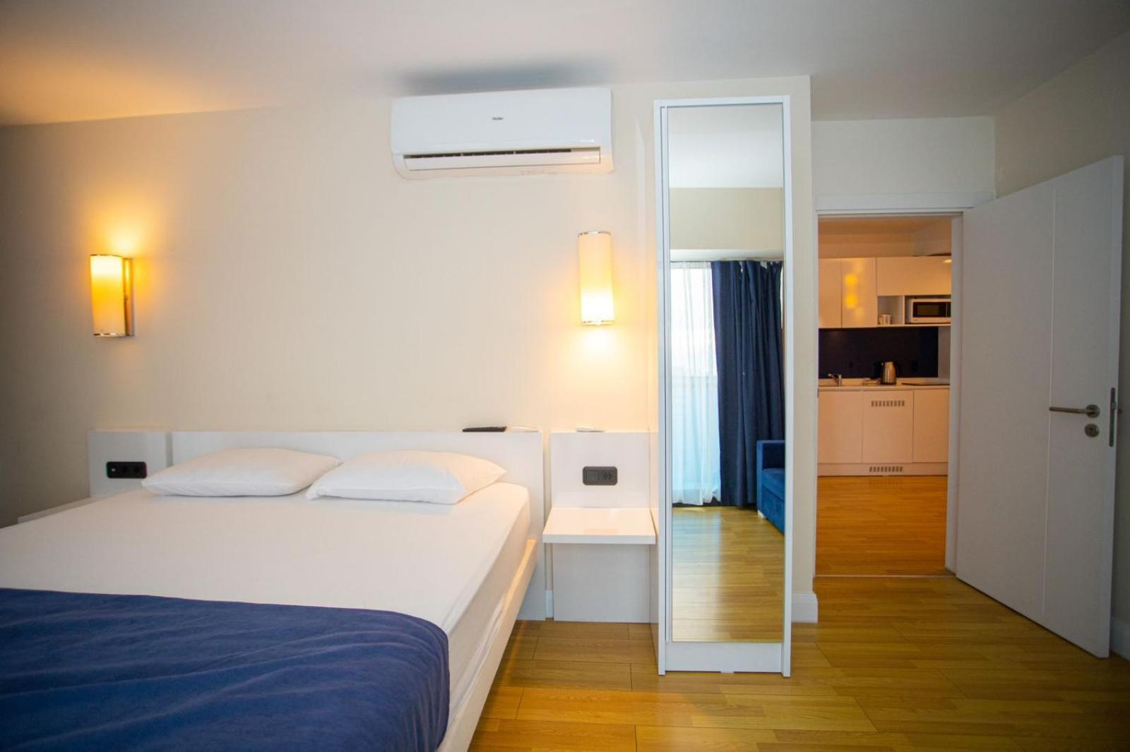 Suites Orbi City Aparthotel Batumi Exterior photo